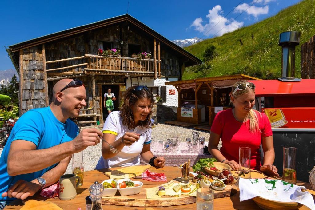 Hotel Lohningerhof Maria Alm am Steinernen Meer Buitenkant foto