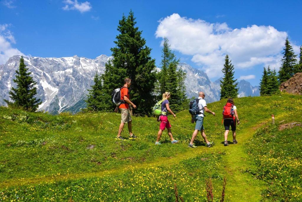 Hotel Lohningerhof Maria Alm am Steinernen Meer Buitenkant foto